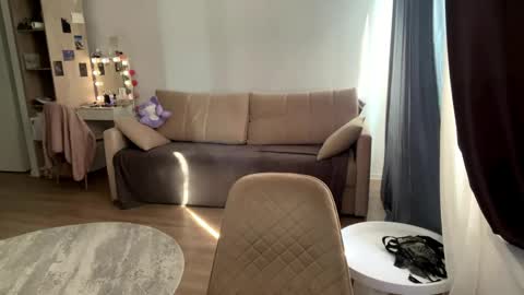 Elizabet online show from 05-16-26, 05:26