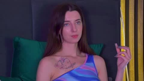 Snapshot of elizabetwilsoon chatting on 01-15-25, 11:21 Elizabet online show from 01-15-25, 11:21