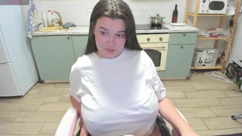 Snapshot of elkapulka chatting on 06-07-26, 08:56 Lina online show from 06-07-26, 08:56