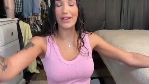 Ella online show from 06-16-26, 01:14