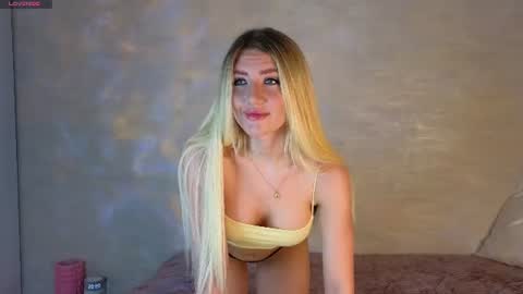 Snapshot of ella__sweety chatting on 06-27-26, 02:05 Ella online show from 06-27-26, 02:05