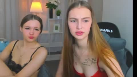 Ella online show from 06-12-26, 01:37