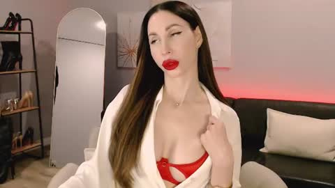 Snapshot of ella_sea chatting on 06-25-26, 05:45 Ella online show from 06-25-26, 05:45