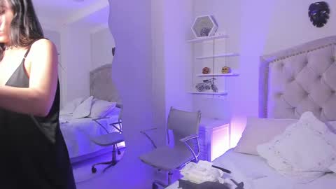 Snapshot of ellaamuller chatting on 03-06-25, 08:37 Ellaa Muller online show from 03-06-25, 08:37