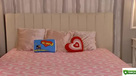 Snapshot of ellaander chatting on 05-14-26, 04:52 Ella online show from 05-14-26, 04:52