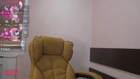 Ella online show from 04-16-26, 06:14