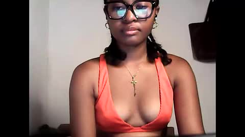 ellah245 online show from 04-08-26, 12:21