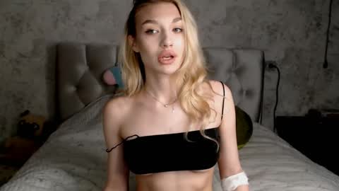 ellamilla online show from 05-10-26, 05:18