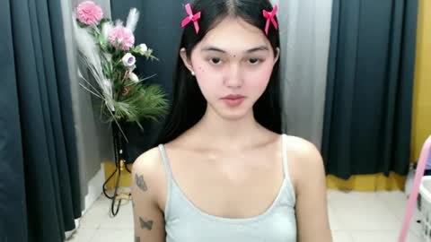 Snapshot of ellamiller69 chatting on 06-15-26, 04:09 ELLA online show from 06-15-26, 04:09