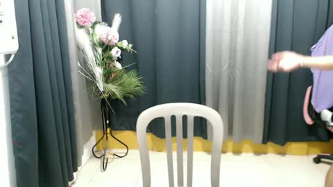 Snapshot of ellamiller69 chatting on 06-16-26, 04:20 ELLA online show from 06-16-26, 04:20