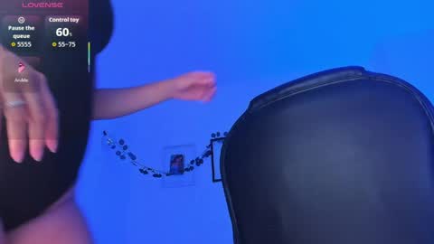 ellarosee_ online show from 04-10-26, 07:07