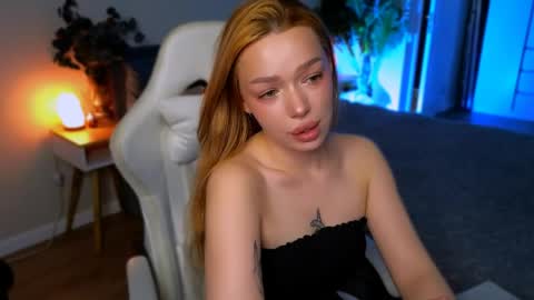 Ella online show from 05-22-26, 06:20
