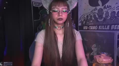 Snapshot of elle_uwu chatting on 06-18-26, 12:00 follow me on instagram . online show from 06-18-26, 12:00