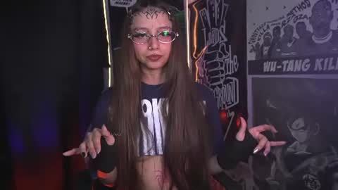 Snapshot of elle_uwu chatting on 06-23-26, 11:58 follow me on instagram . online show from 06-23-26, 11:58