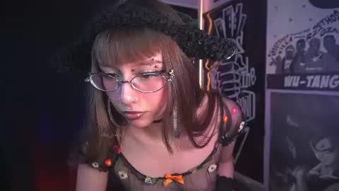 Snapshot of elle_uwu chatting on 07-14-26, 03:29 follow me on instagram . online show from 07-14-26, 03:29