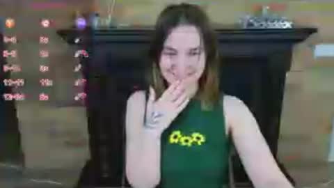 Snapshot of ellie_babyy chatting on 06-13-26, 09:57 Ellie online show from 06-13-26, 09:57