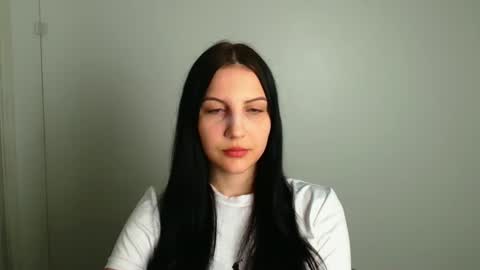 ellie_esmi online show from 05-20-26, 12:11