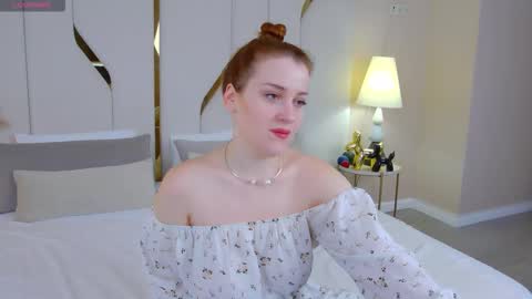 EllieLarson online show from 10-12-25, 05:01