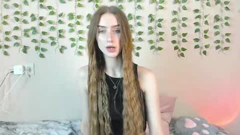Snapshot of ellierough chatting on 06-15-26, 03:31 ellierough online show from 06-15-26, 03:31
