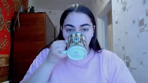 Snapshot of ellies_8 chatting on 03-24-26, 06:40 Ellie online show from 03-24-26, 06:40