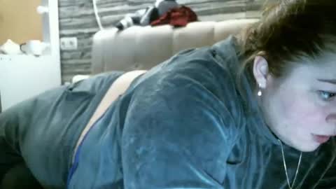 Snapshot of ellimol chatting on 03-11-25, 06:19 EliMoL online show from 03-11-25, 06:19