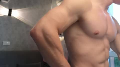 elliot_muscle04 online show from 05-29-26, 02:48