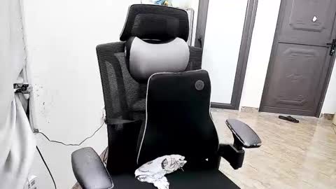 ellsa9x online show from 04-13-26, 05:35