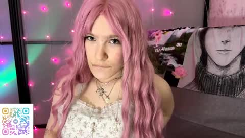 Pink online show from 05-08-26, 01:16