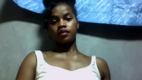 elodie228680 online show from 06-01-26, 07:04