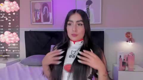 Snapshot of elodie_walker chatting on 03-17-26, 01:03 Elodie online show from 03-17-26, 01:03