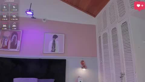 Snapshot of elodie_walker chatting on 03-19-26, 11:58 Elodie online show from 03-19-26, 11:58