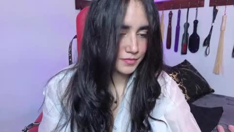 elowen_halley1 online show from 05-11-26, 07:33