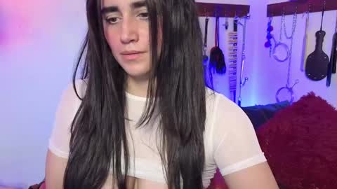 elowen_halley1 online show from 05-26-26, 07:10