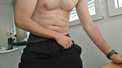 Snapshot of elrubiyo25 chatting on 07-08-26, 12:31 elrubiyo25 online show from 07-08-26, 12:31