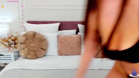 Elsa online show from 03-15-26, 06:19