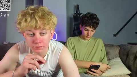 em_chipsi online show from 07-15-26, 08:36