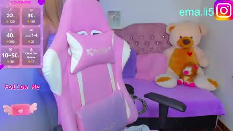 Snapshot of ema_tayy chatting on 06-11-26, 12:32 Ema online show from 06-11-26, 12:32