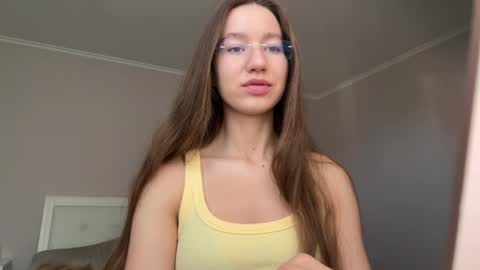 Snapshot of emberfamn chatting on 05-24-26, 01:38 Alina online show from 05-24-26, 01:38