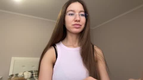 Snapshot of emberfamn chatting on 06-02-26, 12:07 Alina online show from 06-02-26, 12:07