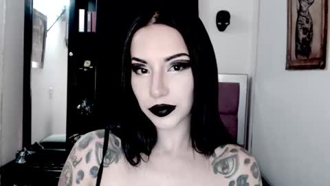 Emerald Black online show from 12-23-25, 03:59