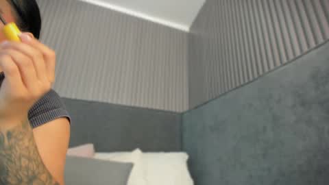 emelie_89 online show from 05-29-26, 11:30