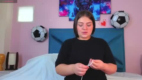 Snapshot of emiilysthone chatting on 07-01-26, 01:45 emiilysthone online show from 07-01-26, 01:45