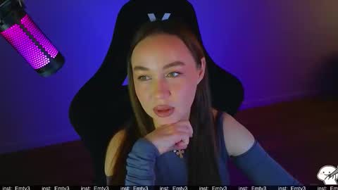 Emili online show from 03-28-26, 09:42