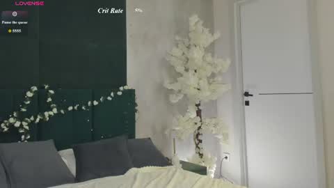 Emilia online show from 07-08-26, 01:10