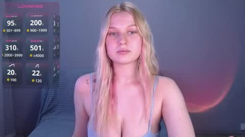 Amili online show from 05-19-26, 02:23