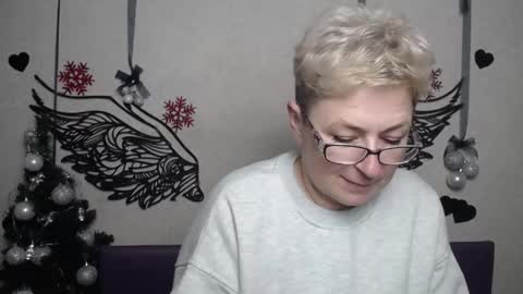 EmiliaGree online show from 12-20-25, 06:15