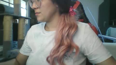 emiliahoney online show from 12-21-25, 06:59