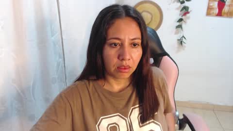emiliany layla perez online show from 12-24-24, 05:38