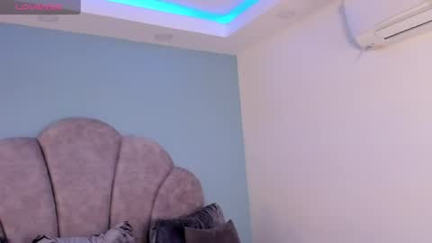Emillie online show from 05-12-26, 06:27
