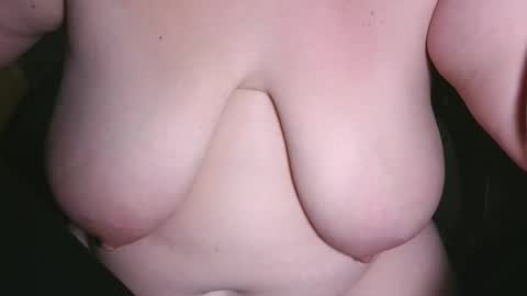 Snapshot of emiliefoxx chatting on 05-25-26, 02:39 emilie foxx online show from 05-25-26, 02:39